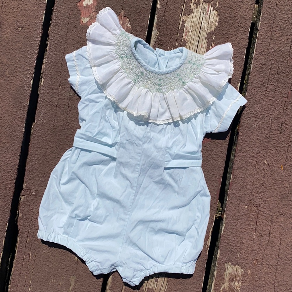 Vintage Ruffle Neck Bubble